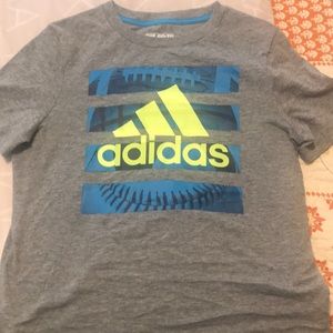 Boys addidas t-shirt